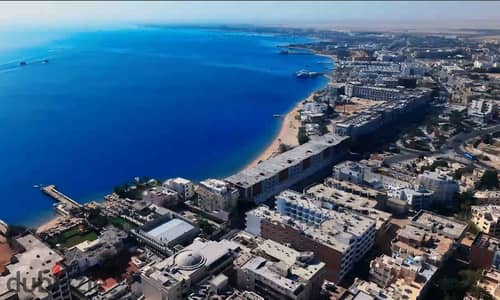 شقة فندقية بإطلالة على البحر للبيع على الممشى السياحي بالغردقة | بجوار ماريوت | تقسيط حتى 4 سنوات