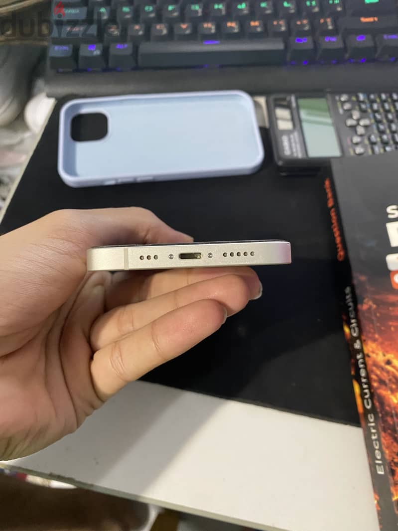 Apple - iPhone 13 4