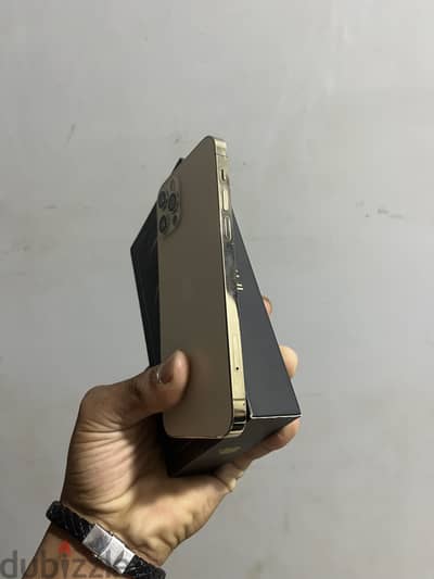 آبل - آيفون 12 برو