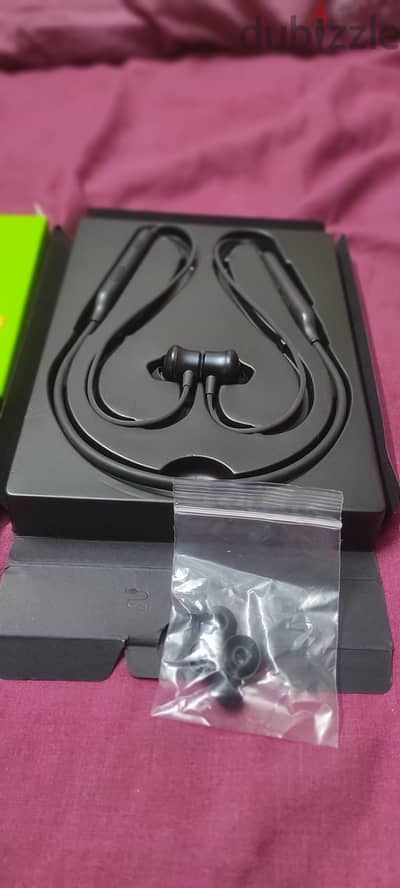 للبيع سماعة Oraimo Necklace 5 ANC بحالة ممتازة جدًا، استعمال شخصي لمدة