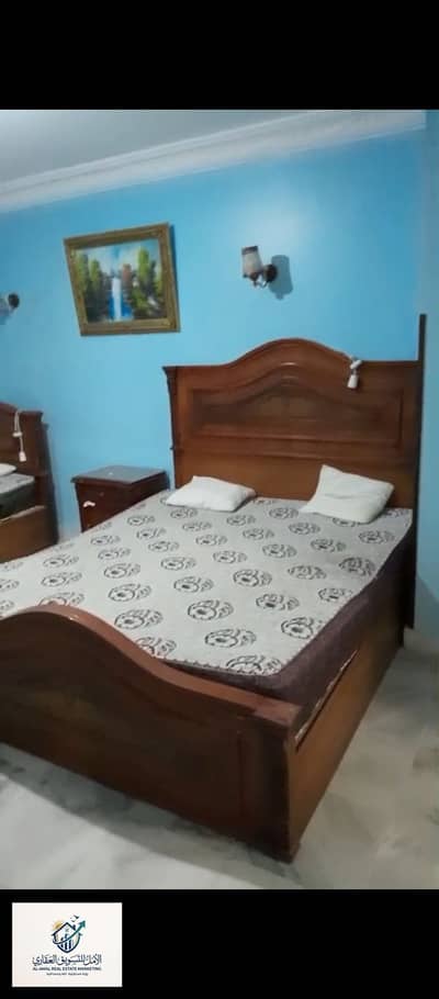 Furnished apartment for rent in Seriat Katameya compound, excellent and upscale location, close to the ring road and all services and transportation, and near Carrefour.