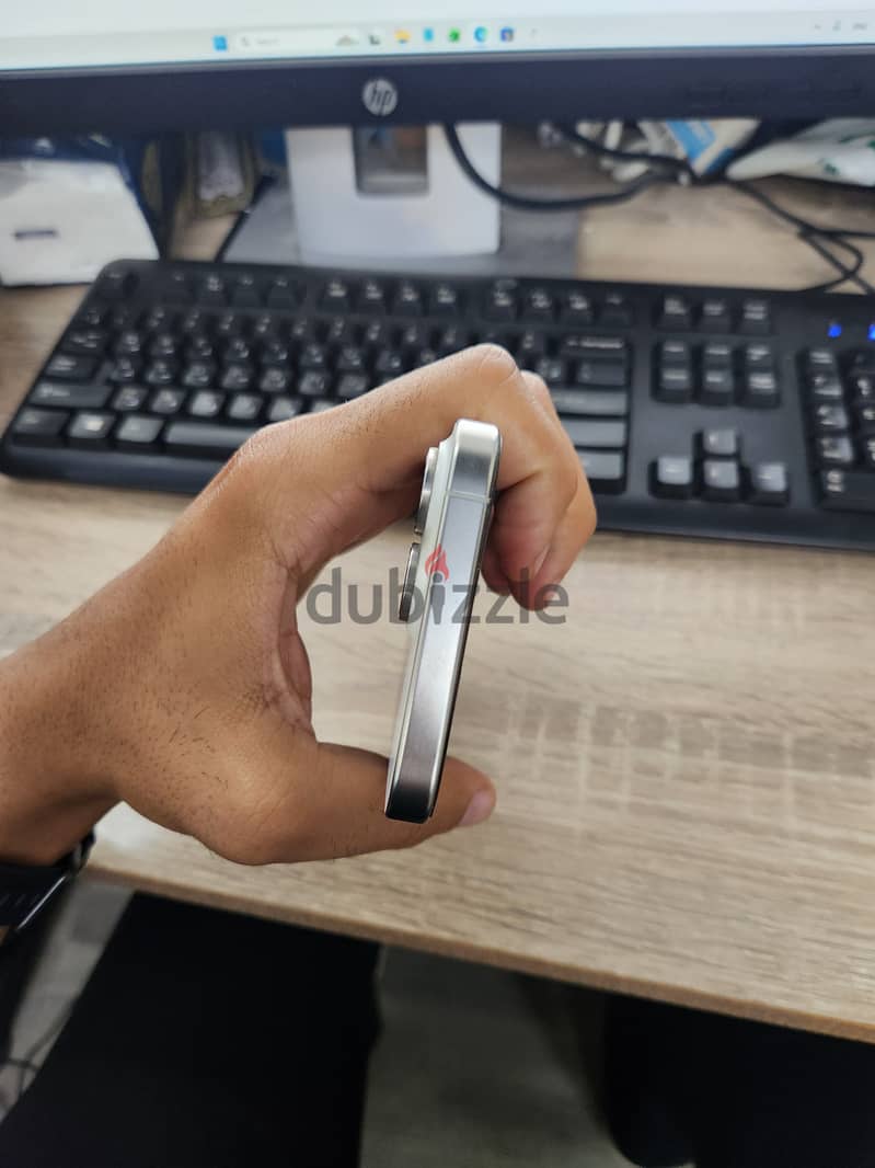 Apple - iPhone 15 Pro Max 4