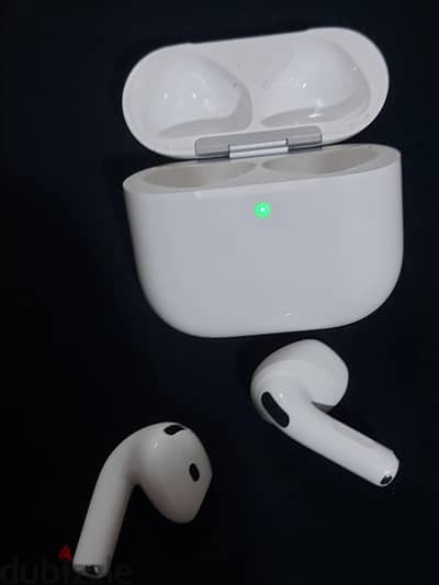 Apple AirPods 4 الجديده استعمل  ايام بدون الكرتونه وأرد الكويت ANCنسخه