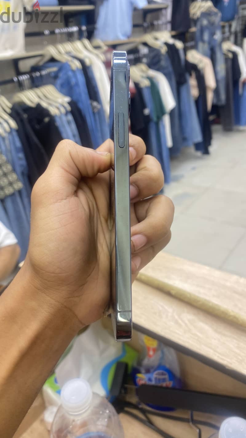 آبل - آيفون 12 برو 1