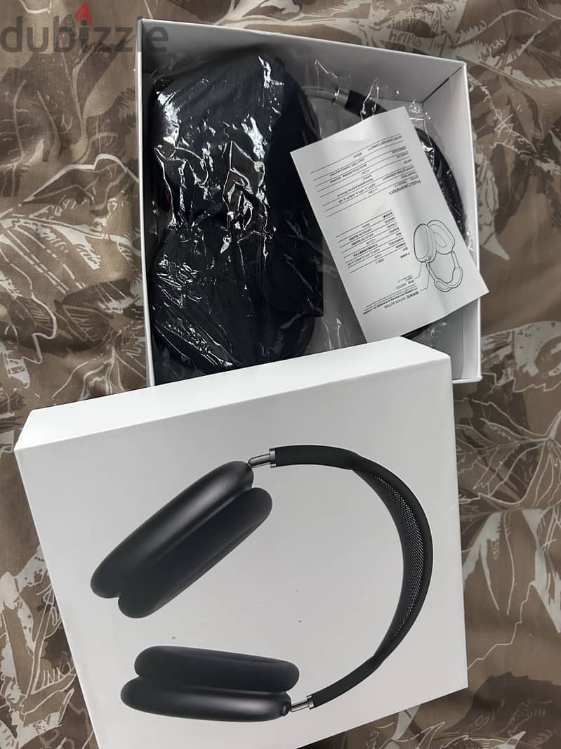 P9 headphone 1