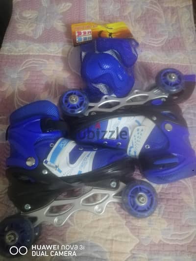 blue skate age adjustable يمكن التصغير و التكبير