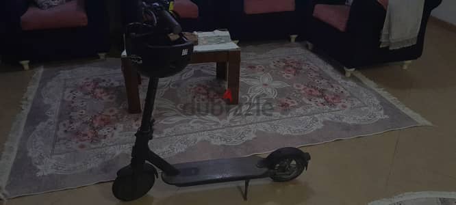 Xiaomi Scooter Essential Lite - 631km Only + Original Fiat 500 Helmet