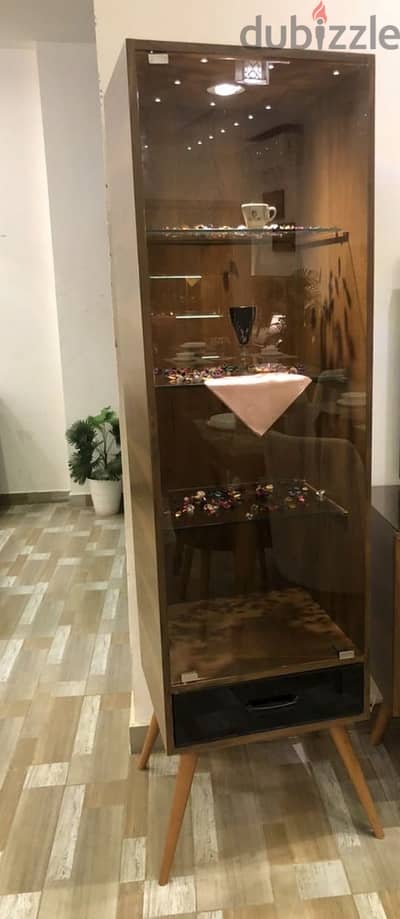 ٢ نيش مودرن جديد بحالة فوق الممتازه