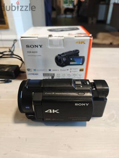 كاميرا فيديو محمولة (Handycam) تدعم تسجيل بدقة 4K مع نظام تثبيت بصرى