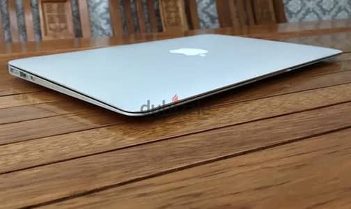 Apple MacBook Air حالته زيرو