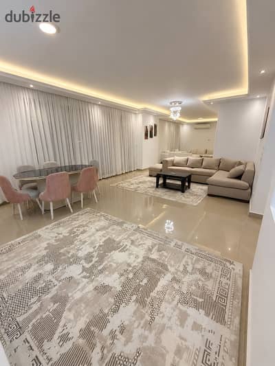 Duplex furnished for rent in Westown | 3 rooms and 2 bathrooms | Luxurious hotel furnishings | Fully air-conditioned | Prime location