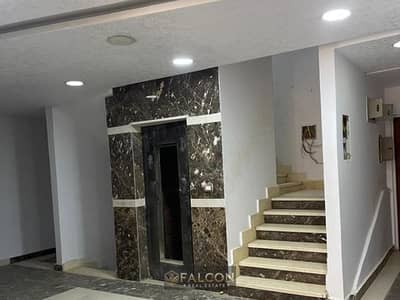شقه لقطه للبيع 3 غرف فى كمبوند تاج سيتى بخصم 50 % ع طريق السويس