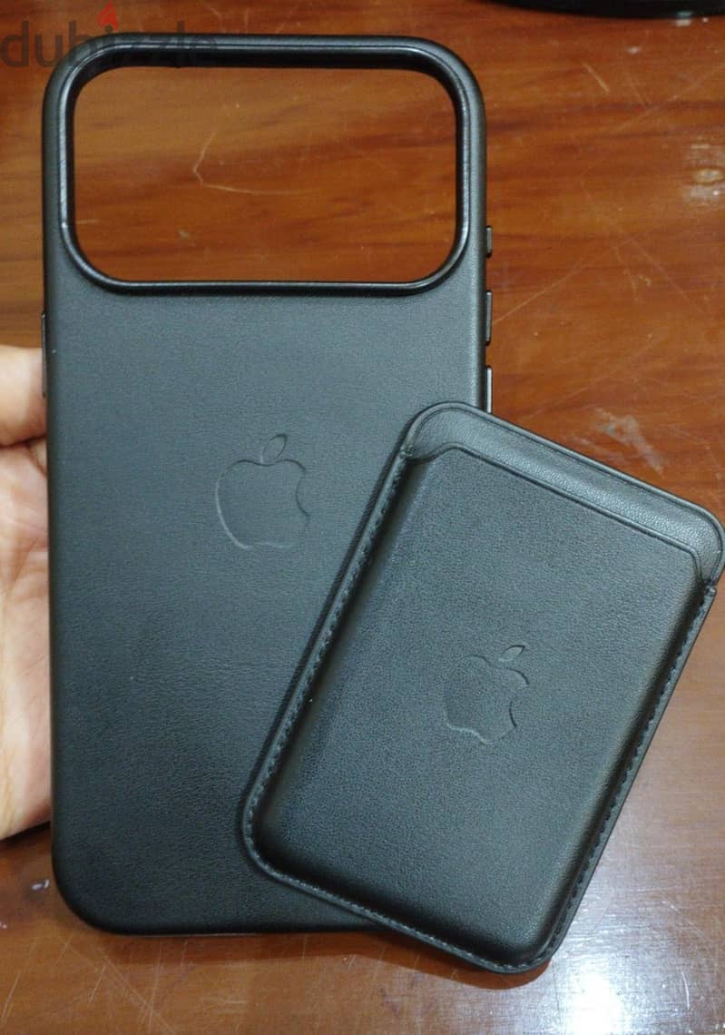 Covers 17 Pro Max 2