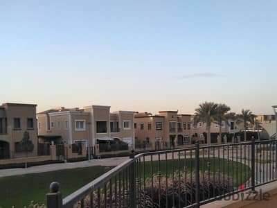 فيلا بموقع مميز متشطبة بالمطبخ والتكييفات للبيع في ميفيدا إعمار التجمع الخامس  Mivida Emaar New Cairo