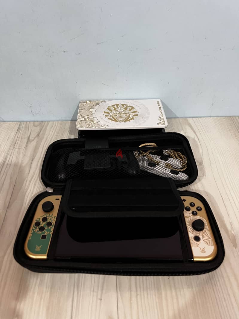 Nintendo switch oled  Zelda limited edition 8