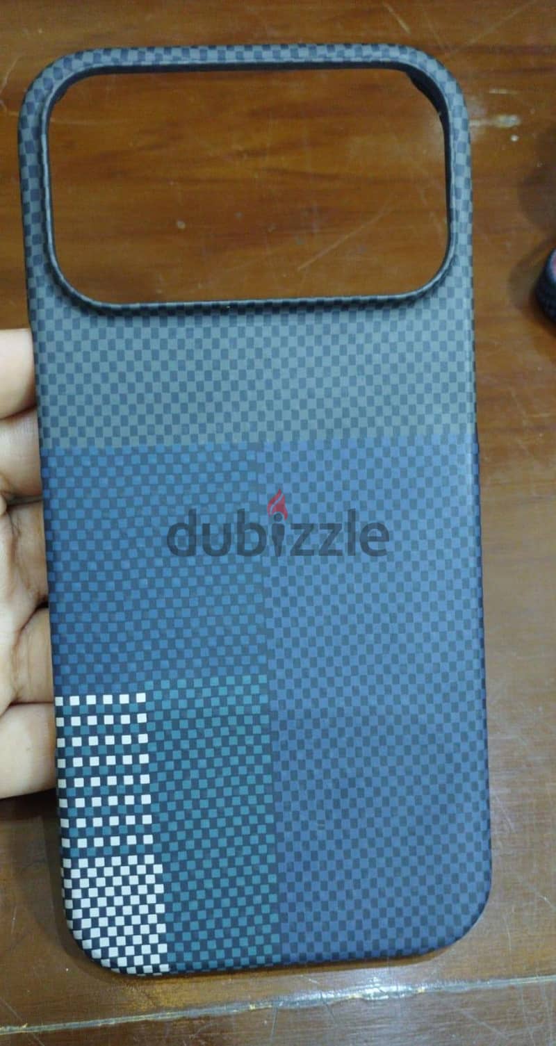 Covers 17 Pro Max 9