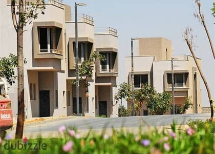 شقة مفروشة بالكامل للبيع في أميز لوكيشن فيليدج جيت وأقل سعر في الماركت