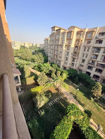 Apartment for sale in Madinaty, 107 sq m, in the best location in B3, directly next to the club, steps away from services and minutes from South Park.