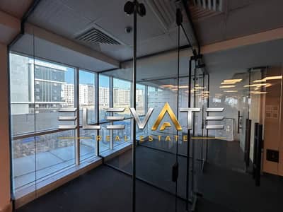 An office space at a price and area that will not be repeated, 782 meters with a distinguished finish in Business Plus Mall