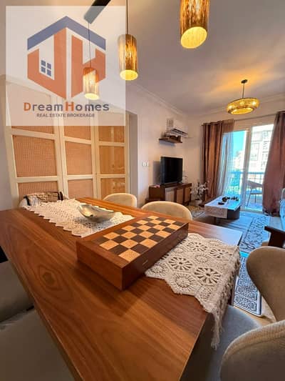 Hotel-furnished apartment for rent in one of the most prestigious phases of Madinaty B12, next to the services and with an open view.