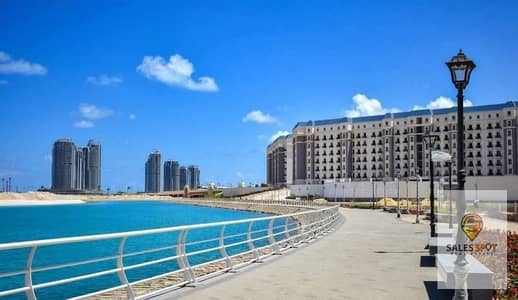 آخر شقة بحري لاجون فيو في الحي اللاتيني Latin city ب مدينة العلمين الجديدة