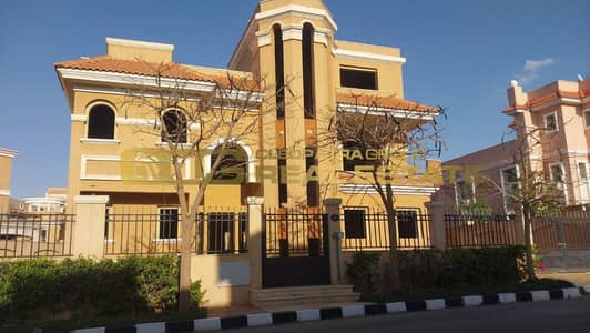 للبيع فيلا stand allon تسلم فوري في كمبوند كليوباترا بلاس علي طريق السويس امام اوبن اير مول مدينتي