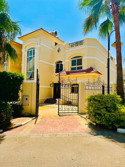 توين هاوس للإيجار في "فاونتن بارك" (Prime Location)