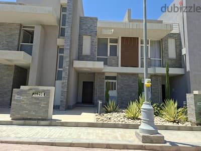 فيلا للبيع فى كمبوند المقصد فى العاصمة الإدارية لم تسكن من قبل