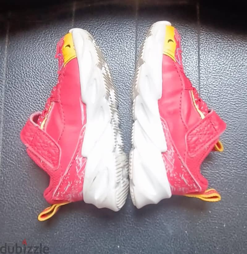 Skechers size 21 3