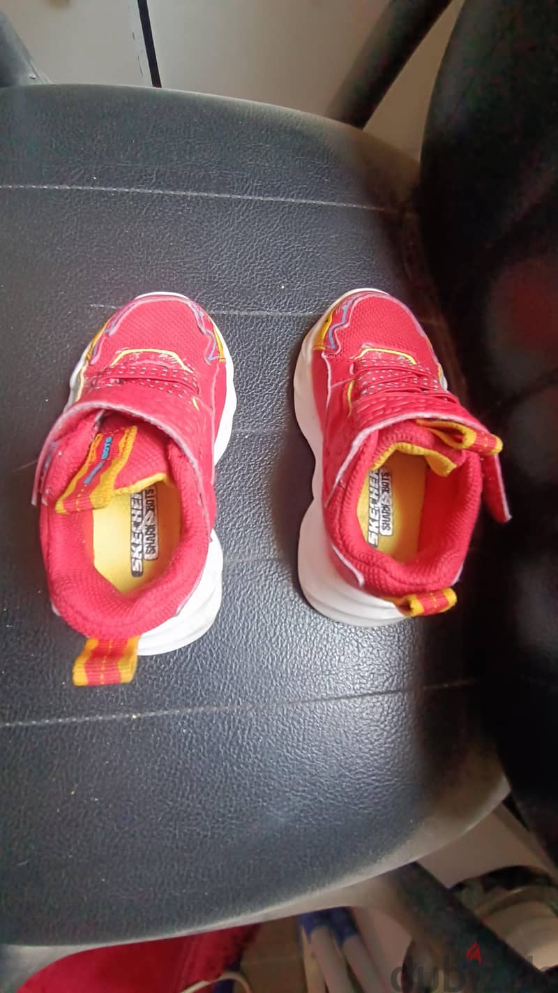 Skechers size 21 5