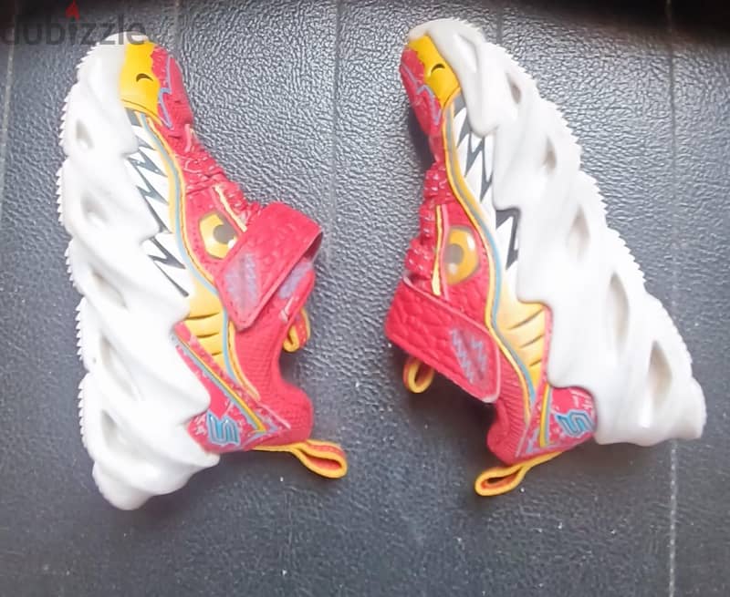 Skechers size 21 6
