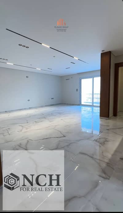 **شقة مميزة للإيجار في Hyde Park | أول استخدام**  فرصة مميزة للإيجار داخل **Hyde Park New Cairo**، شقة أنيقة بمساحة **145 متر مربع**،