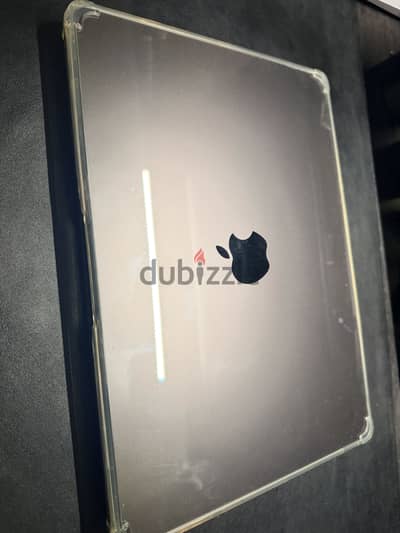 2025 M5 Macbook pro 14 inch 24 ram 512 gb 27 battery count
