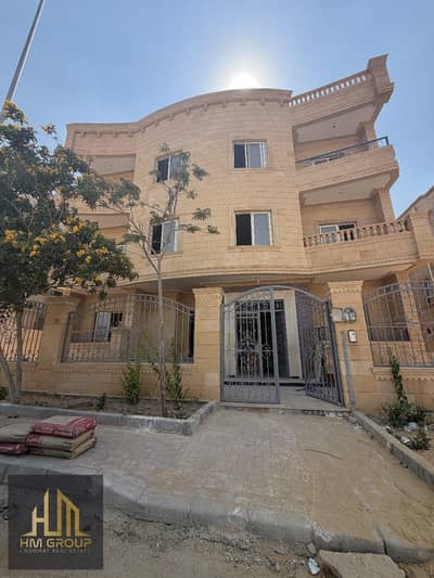 شقة للبيع في ارقي مناطق التجمع 3\4 تشطيب بسعر تجاري NEW CAIRO