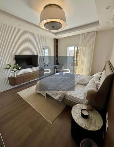 بنتهاوس كورنر ريسيل للبيع في Mountain View Hyde Park