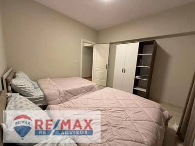 Furnished and air-conditioned apartment for rent in Beverly Hills Compound, Phase 1, Sheikh Zayed, at an attractive price of 35,000 EGP.  Prime locati