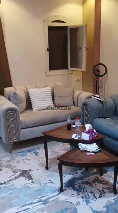 شقة مفروشة للبيع في الحي الرابع أكتوبر | فرش جديد | روف | موقع مميز