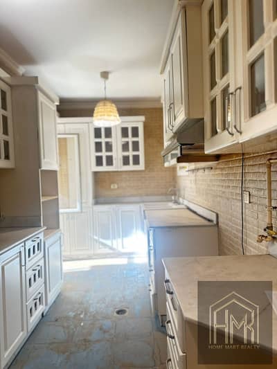 Apartment for rent 155 meters with kitchen and air conditioning, garden view in front of the old market Apartment for rent 155 meters with kitchen and air conditioning, garden view in front of the old market
