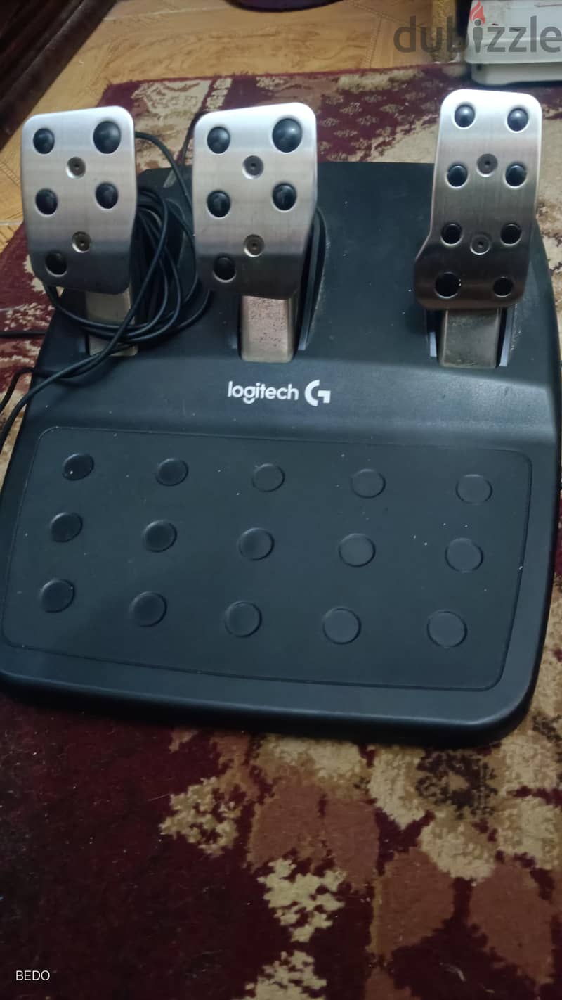 Logitech G920 sterring wheel 2