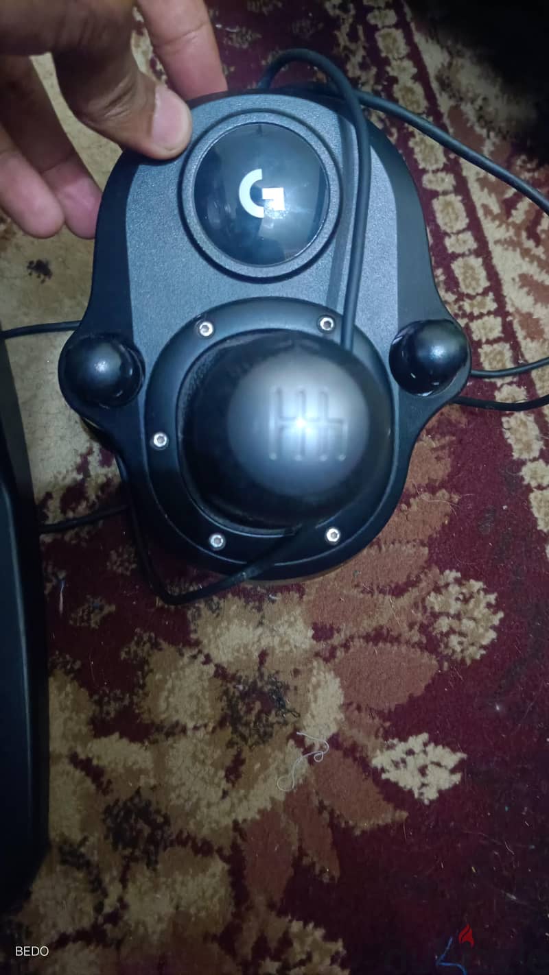 Logitech G920 sterring wheel 3