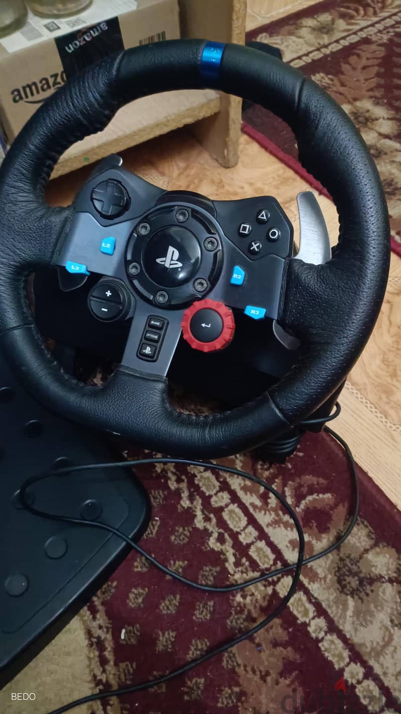Logitech G920 sterring wheel 4