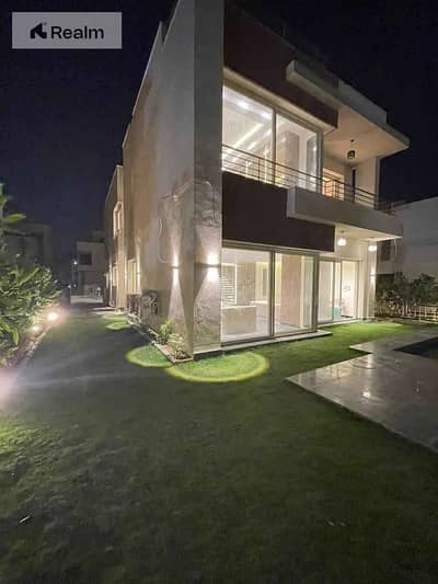 FINISHED FAMILY HOME WITH PRIVATE GARDEN BY ONLY 5% DP \ PALM HILLS