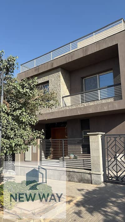 فيلا مستقلة للبيع ريسيل في Fairway – Ivory Hill فرصة مميزة لامتلاك فيلا Corner بموقع مميز داخل Ivory Hill، بتفاصيل فاخرة وتجهيز كامل للسكن فورًا. • م