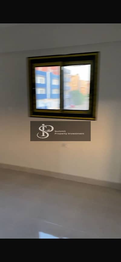 Apartment for sale in neighborhood 53, second floor, first balcony, prime location, area 170 meters, tenth of Ramadan.