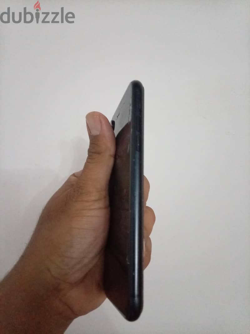 Apple - iPhone XR 4