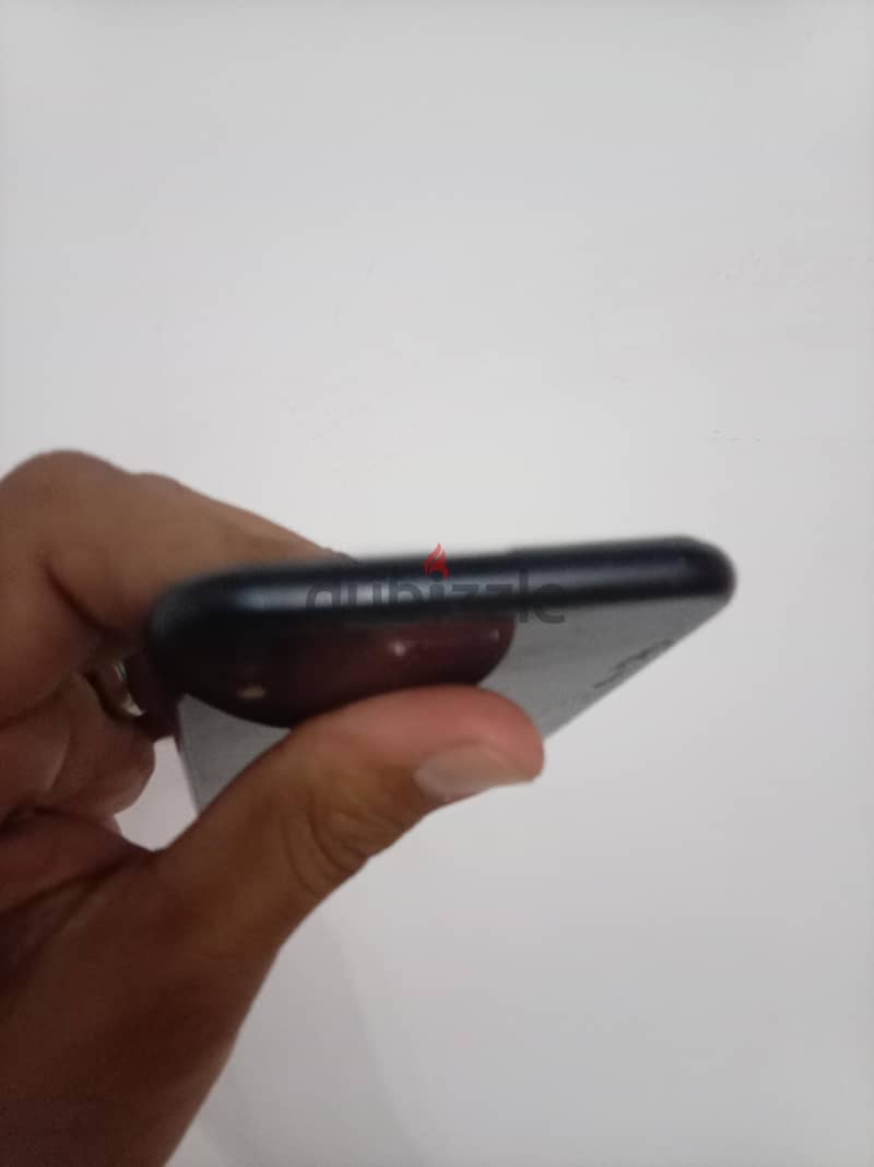 Apple - iPhone XR 7