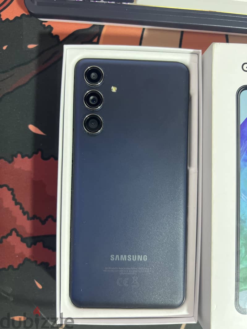 Samsung M55 / 8 128 1
