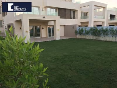 توين هاوس فيلا للبيع على الجولف مباشرة في هاسيندا باي الساحل الشمالي متشطبة بالكامل وبــ فيو مفتوح