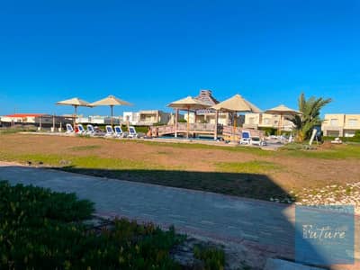 للبيع تون فيلا في امواج الساحل الشمالي 4غرف نوم و4 حمام دايركت علي حمام السباحه وفيو بحر- Amwaj north coast