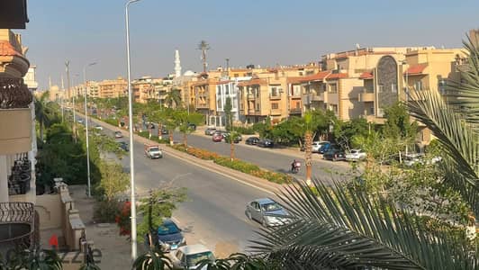  فيلا للبيع – الحي الثاني | التجمع الخامس   الحي الثاني – القاهرة الجديدة   مساحة الأرض: 560 متر  بدروم على كامل المساحة  الدور الأرضي: شقة